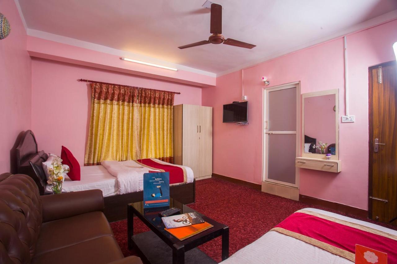 Oyo 161 Ram Janaki Hotel カトマンズ エクステリア 写真