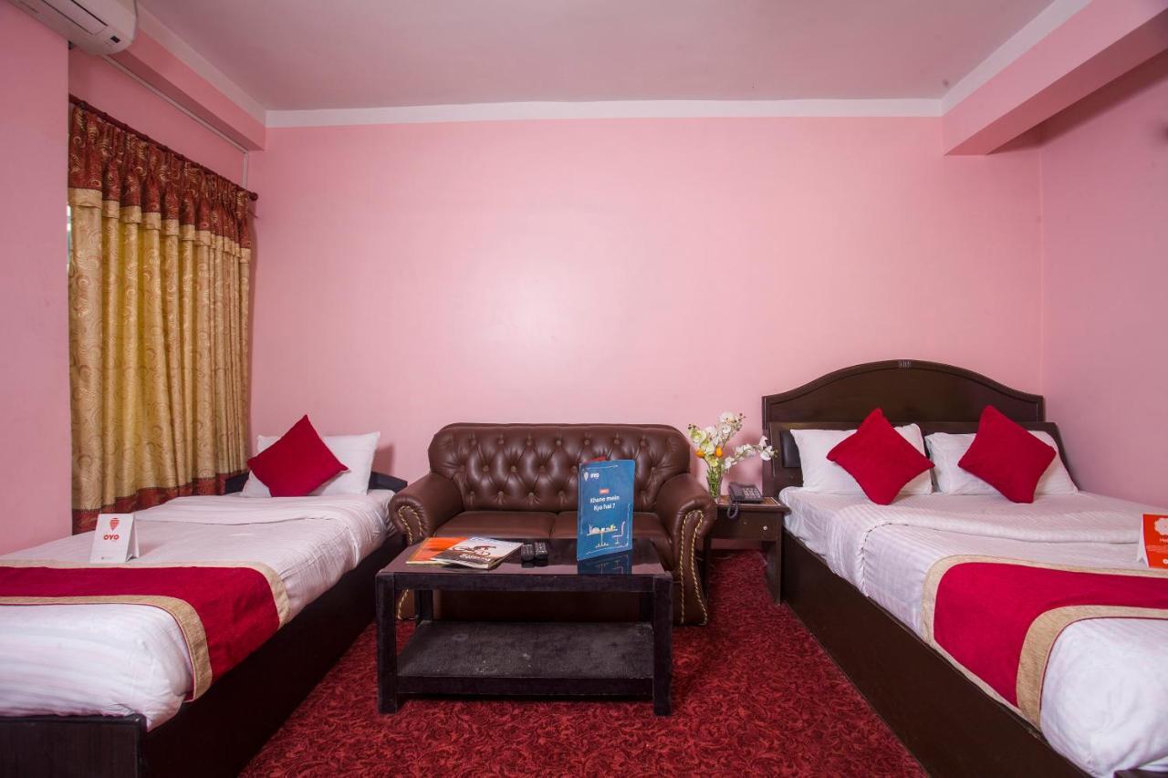 Oyo 161 Ram Janaki Hotel カトマンズ エクステリア 写真