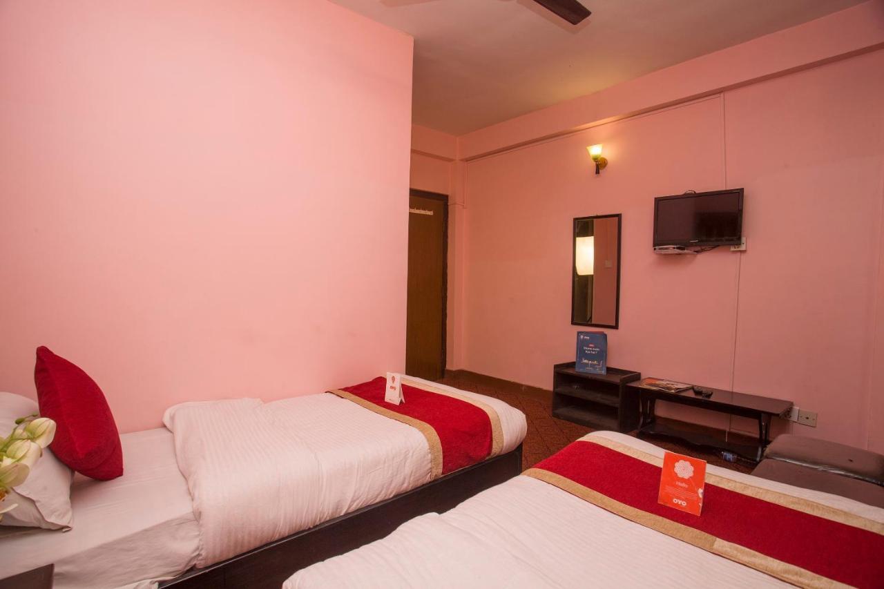 Oyo 161 Ram Janaki Hotel カトマンズ エクステリア 写真