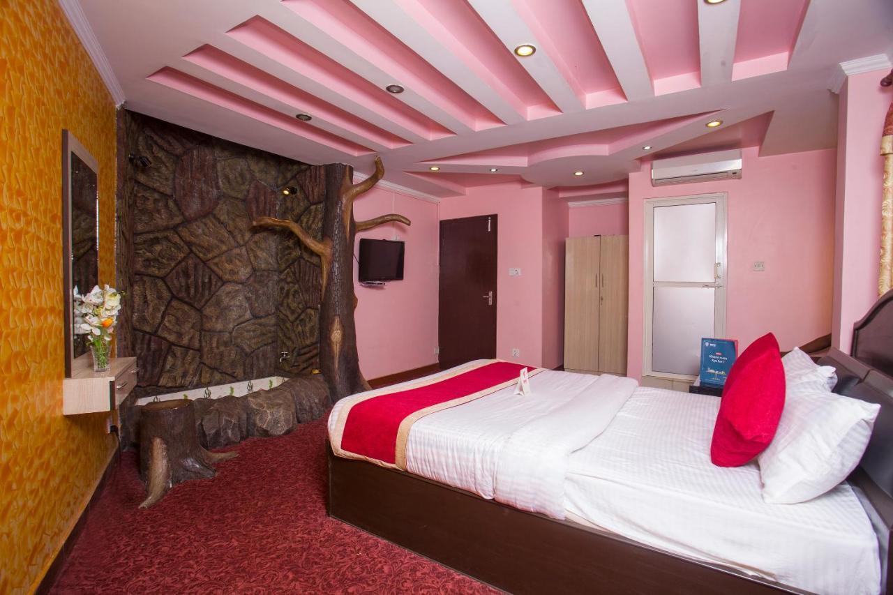 Oyo 161 Ram Janaki Hotel カトマンズ エクステリア 写真