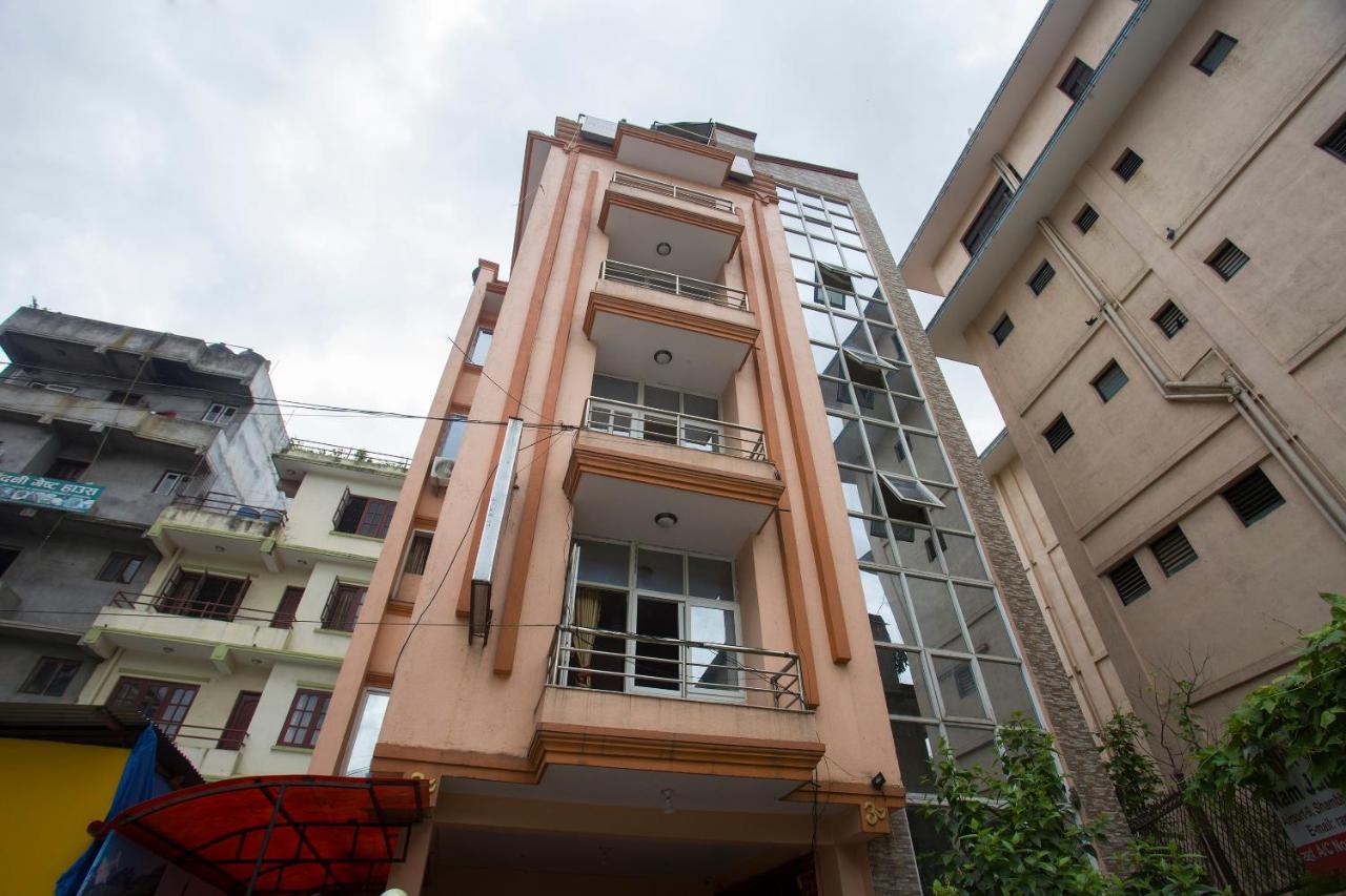 Oyo 161 Ram Janaki Hotel カトマンズ エクステリア 写真