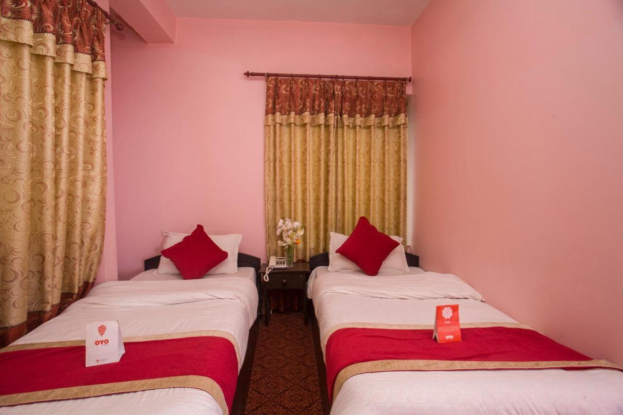 Oyo 161 Ram Janaki Hotel カトマンズ エクステリア 写真