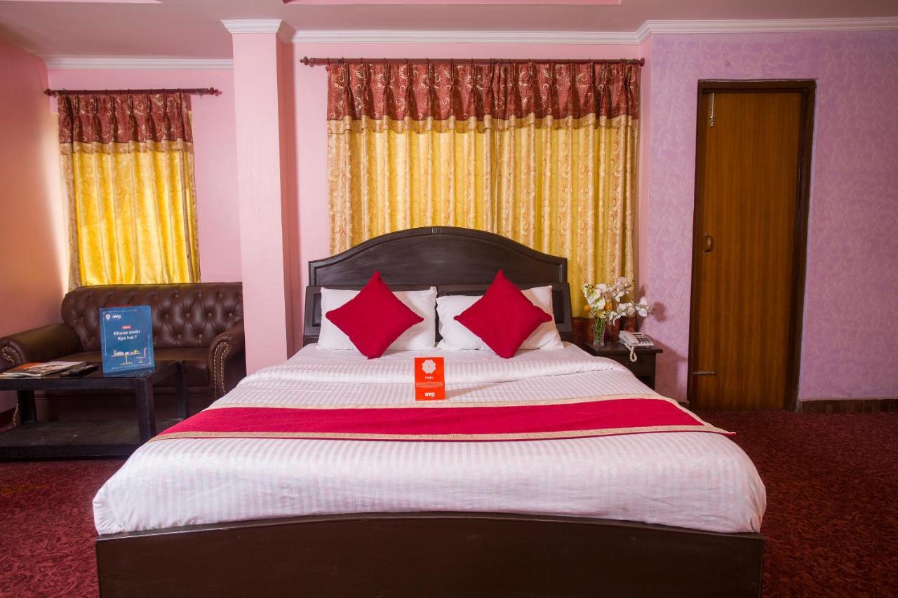 Oyo 161 Ram Janaki Hotel カトマンズ エクステリア 写真